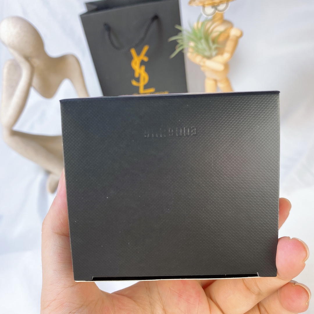 Saint Laurent perfume